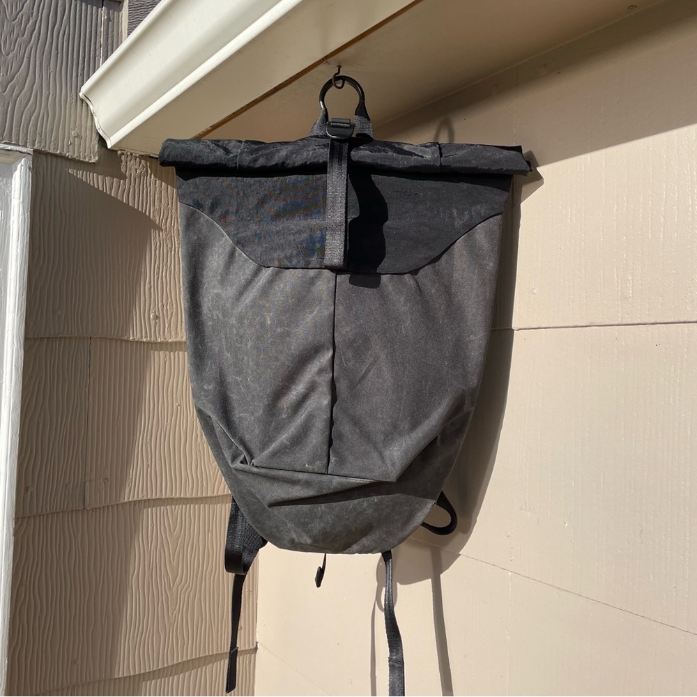 Alchemy Equipment 20L roll top back pack
